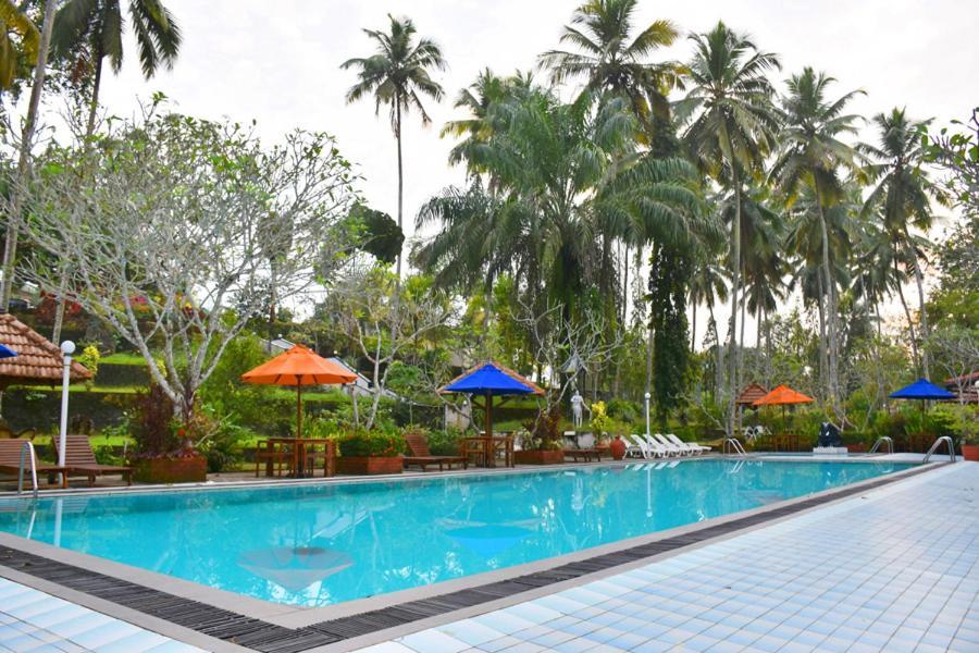 Ratnaloka Tour Inns Ratnapura Exterior foto