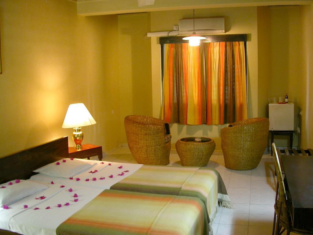 Ratnaloka Tour Inns Ratnapura Quarto foto